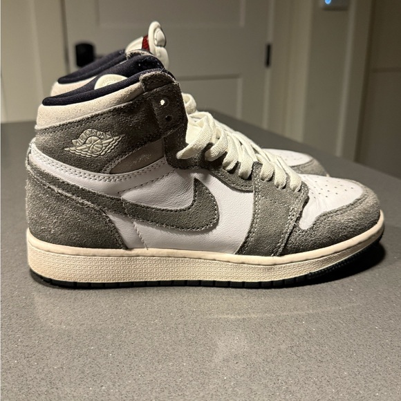 AIR JORDAN 1 RETRO HIGH OG GS
"WASHED BLACK" 4Y - Picture 3 of 8